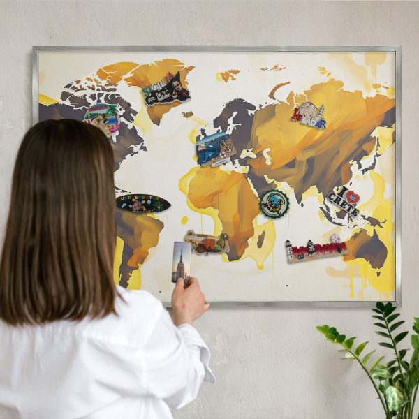 Decoratief metalen magneetbord in een zilveren lijst Wereldkaart