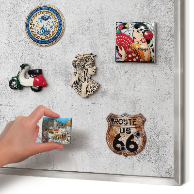 Magneetbord voor souvenir magneten met zilveren lijst Ruw beton