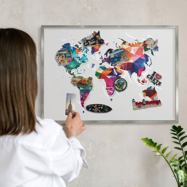 Magneetbord voor souvenir magneten met zilveren lijst Wereldkaart