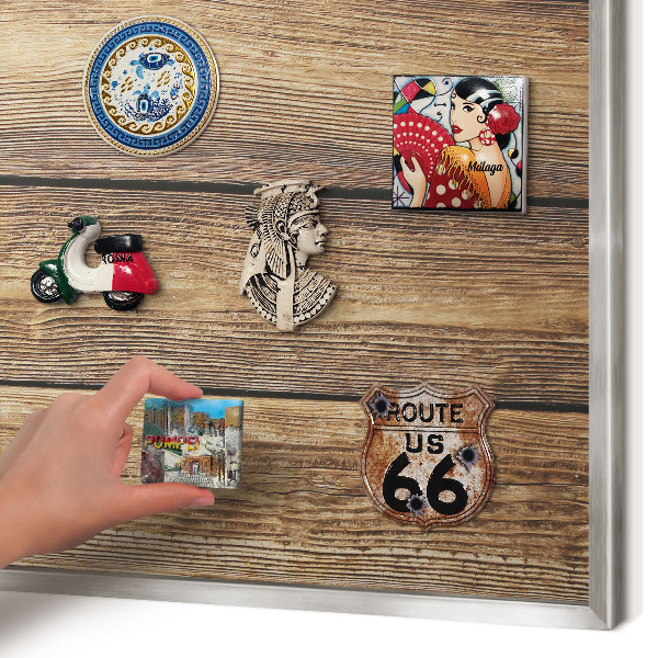 Magneetbord voor souvenir magneten met zilveren lijst Houtstructuur