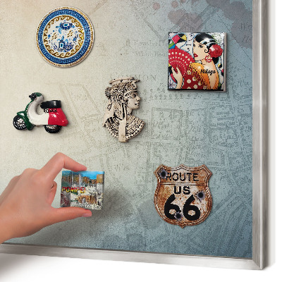 Magneetbord voor souvenir magneten met zilveren lijst Oude kaart