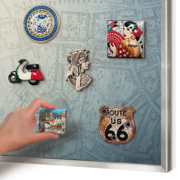Magneetbord voor souvenir magneten met zilveren lijst Oude kaart
