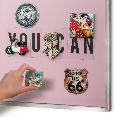Decoratief metalen magneetbord in een zilveren lijst Motivatie elke dag