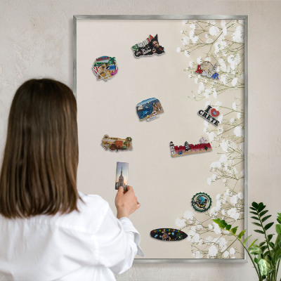 Magneetbord voor souvenir magneten met zilveren lijst Subtiele natuur