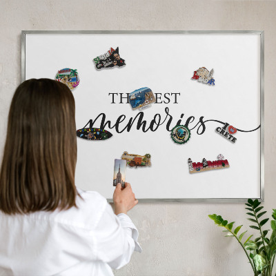 Magneetbord voor souvenir magneten met zilveren lijst Inspirerende herinneringen