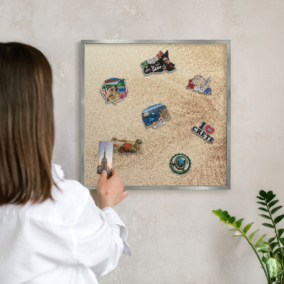Decoratief metalen magneetbord in een zilveren lijst Zandbladeren