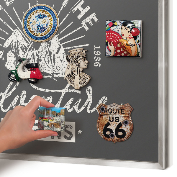 Magneetbord voor souvenir magneten met zilveren lijst Berginscriptie