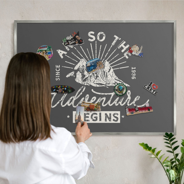 Magneetbord voor souvenir magneten met zilveren lijst Berginscriptie