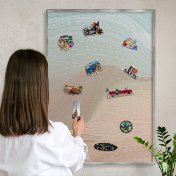 Decoratief metalen magneetbord in een zilveren lijst Pastelkleurige werveling