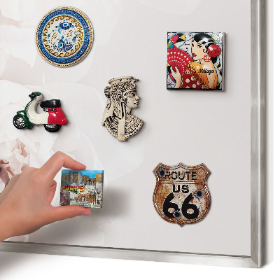 Magneetbord voor souvenir magneten met zilveren lijst Witte pioenrozen