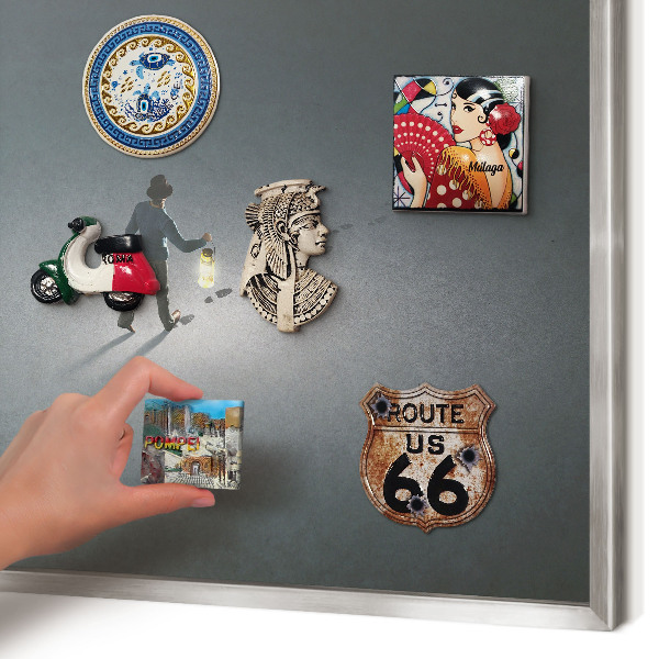 Magneetbord voor souvenir magneten met zilveren lijst Nachtwandeling