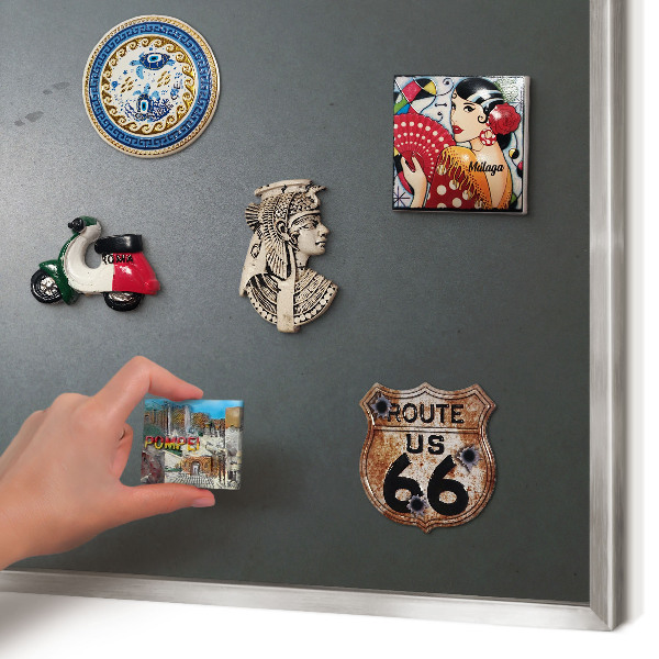 Magneetbord voor souvenir magneten met zilveren lijst Nachtwandeling