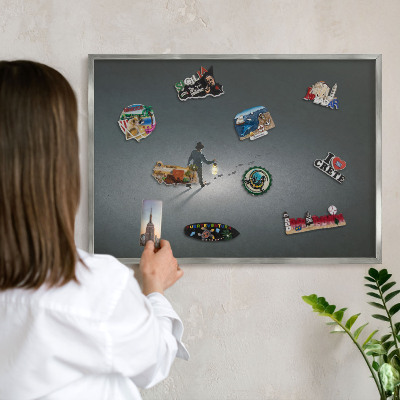 Magneetbord voor souvenir magneten met zilveren lijst Nachtwandeling