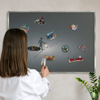 Magneetbord voor souvenir magneten met zilveren lijst Nachtwandeling