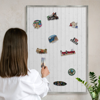 Decoratief metalen magneetbord in een zilveren lijst Witte borden