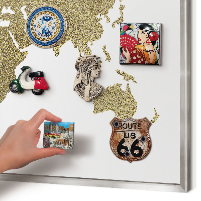 Magneetbord voor souvenir magneten met zilveren lijst Wereldkaart