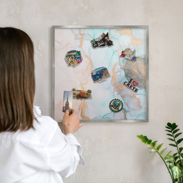 Decoratief metalen magneetbord in een zilveren lijst Pastelvormen