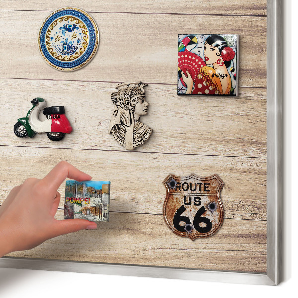 Magneetbord voor souvenir magneten met zilveren lijst Houten planken