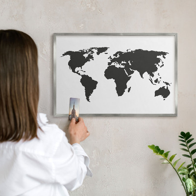 Decoratief metalen magneetbord in een zilveren lijst Wereldkaart