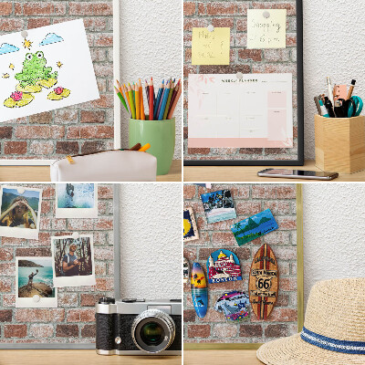 Magneetbord voor souvenir magneten met zilveren lijst Bakstenen muur