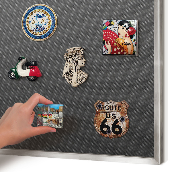 Decoratief metalen magneetbord in een zilveren lijst Geometrische textuur