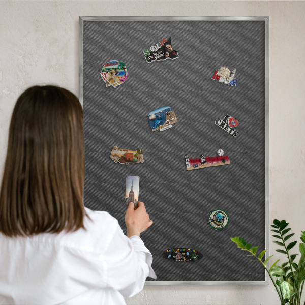 Decoratief metalen magneetbord in een zilveren lijst Geometrische textuur