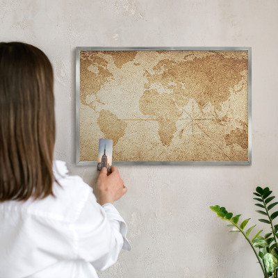 Decoratief metalen magneetbord in een zilveren lijst Oude kaart