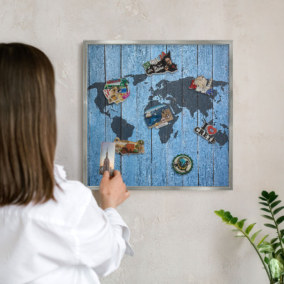 Decoratief metalen magneetbord in een zilveren lijst Wereldkaart