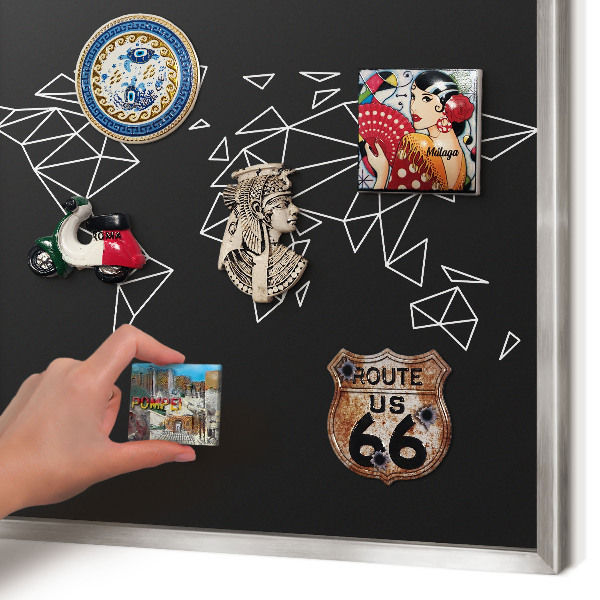 Decoratief metalen magneetbord in een zilveren lijst Wereldkaart