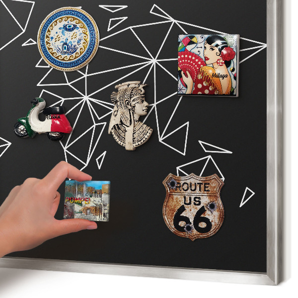 Decoratief metalen magneetbord in een zilveren lijst Wereldkaart