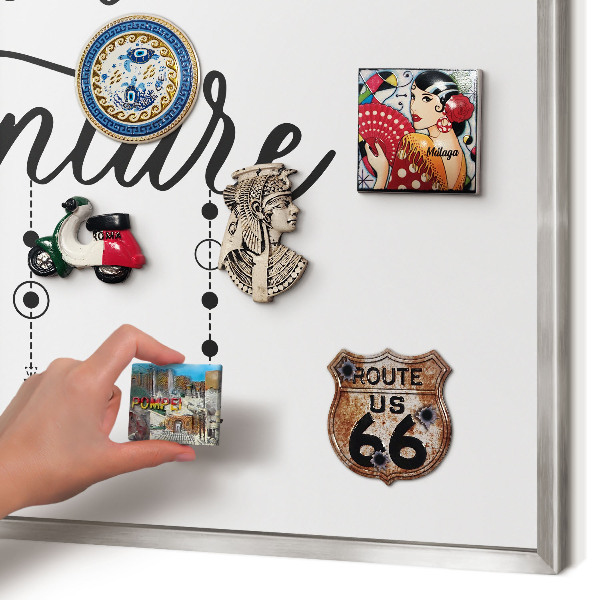 Decoratief metalen magneetbord in een zilveren lijst Bergavontuur