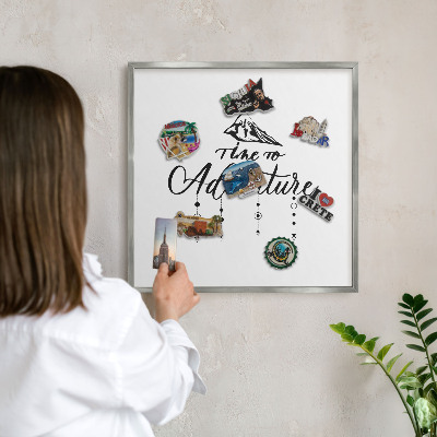 Decoratief metalen magneetbord in een zilveren lijst Bergavontuur