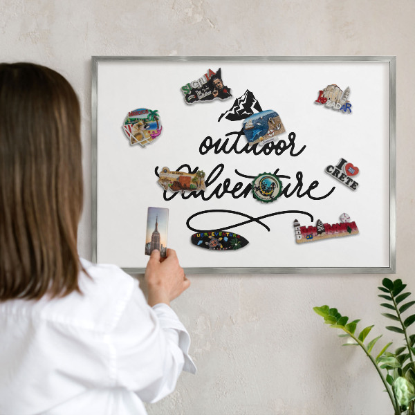 Decoratief metalen magneetbord in een zilveren lijst Bergavontuur