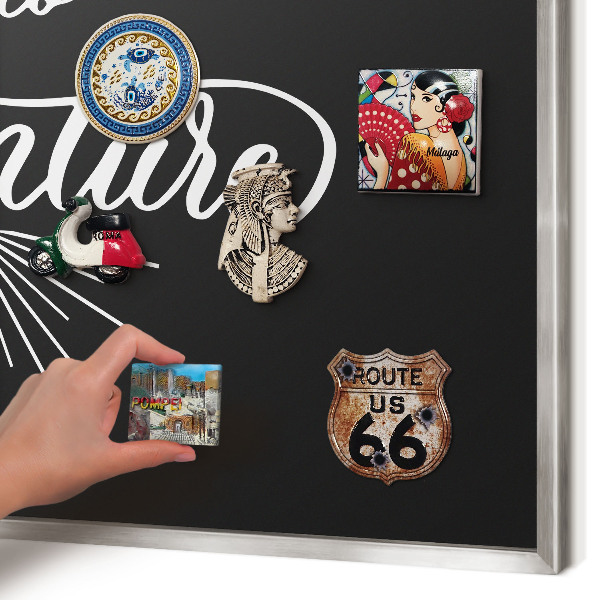 Magneetbord voor souvenir magneten met zilveren lijst Avontuurlijke tijd