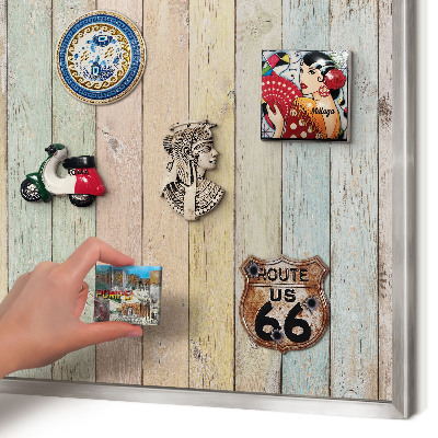 Decoratief metalen magneetbord in een zilveren lijst Rustieke planken