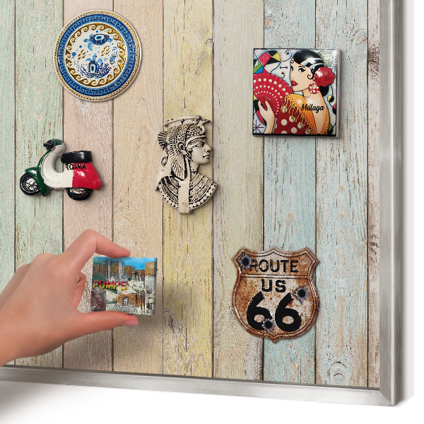 Decoratief metalen magneetbord in een zilveren lijst Rustieke planken