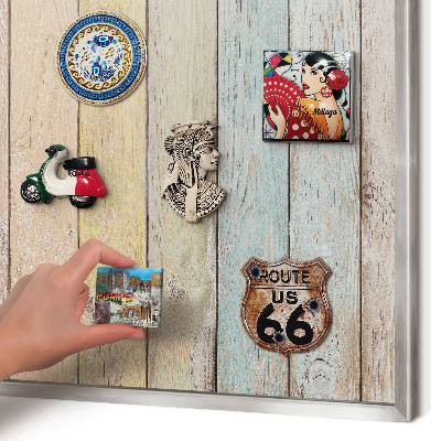 Decoratief metalen magneetbord in een zilveren lijst Rustieke planken