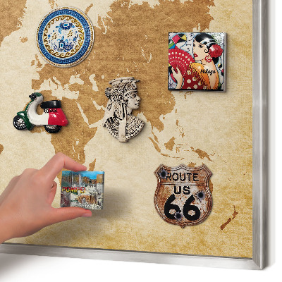 Magneetbord voor souvenir magneten met zilveren lijst Vintage kaart