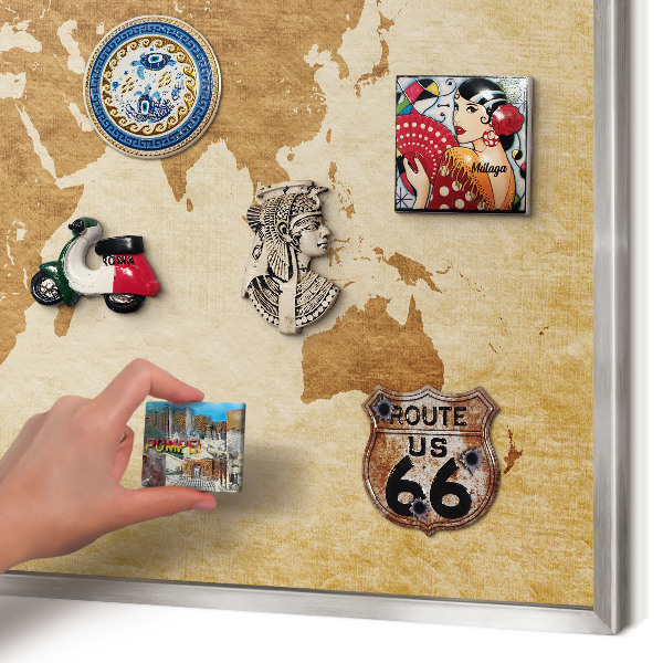 Magneetbord voor souvenir magneten met zilveren lijst Vintage kaart