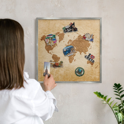 Magneetbord voor souvenir magneten met zilveren lijst Vintage kaart