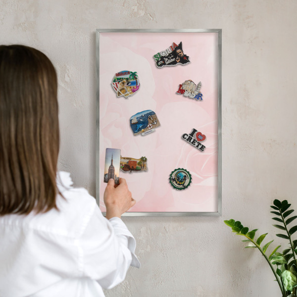 Magneetbord voor souvenir magneten met zilveren lijst Delicaat roze