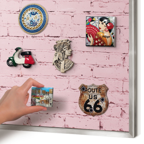 Magneetbord voor souvenir magneten met zilveren lijst Roze baksteen
