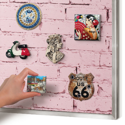 Magneetbord voor souvenir magneten met zilveren lijst Roze baksteen