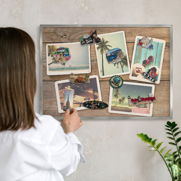 Magneetbord voor souvenir magneten met zilveren lijst Vakantienostalgie