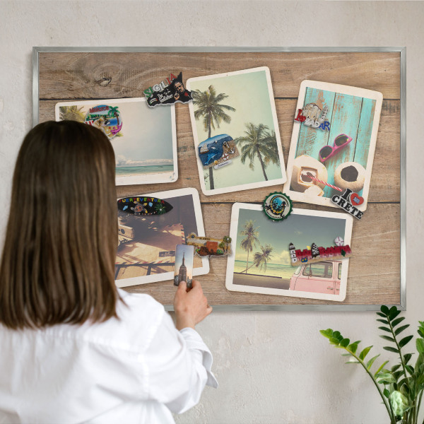 Magneetbord voor souvenir magneten met zilveren lijst Vakantienostalgie