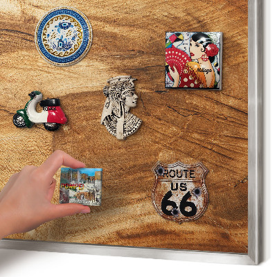 Decoratief metalen magneetbord in een zilveren lijst Natuurlijk hout