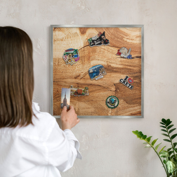 Decoratief metalen magneetbord in een zilveren lijst Natuurlijk hout