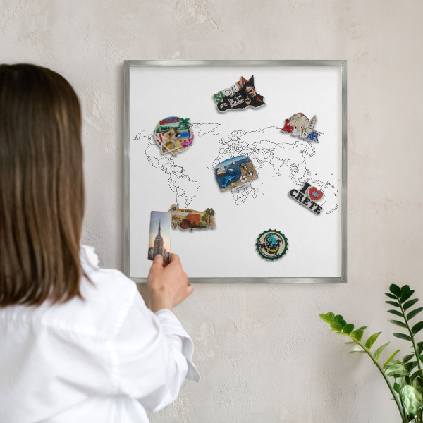 Decoratief metalen magneetbord in een zilveren lijst Contourkaart
