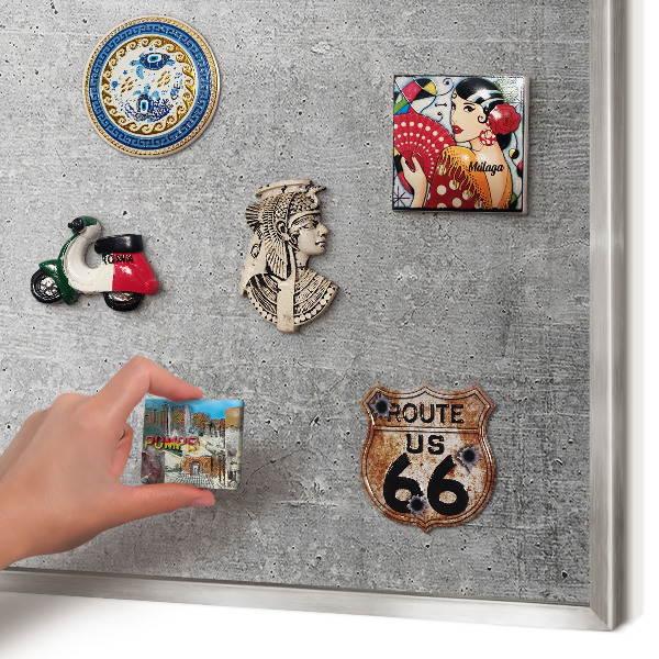 Magneetbord voor souvenir magneten met zilveren lijst Betonpatroon