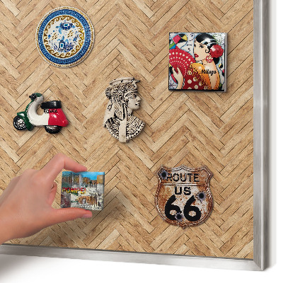 Decoratief metalen magneetbord in een zilveren lijst Visgraatpatroon